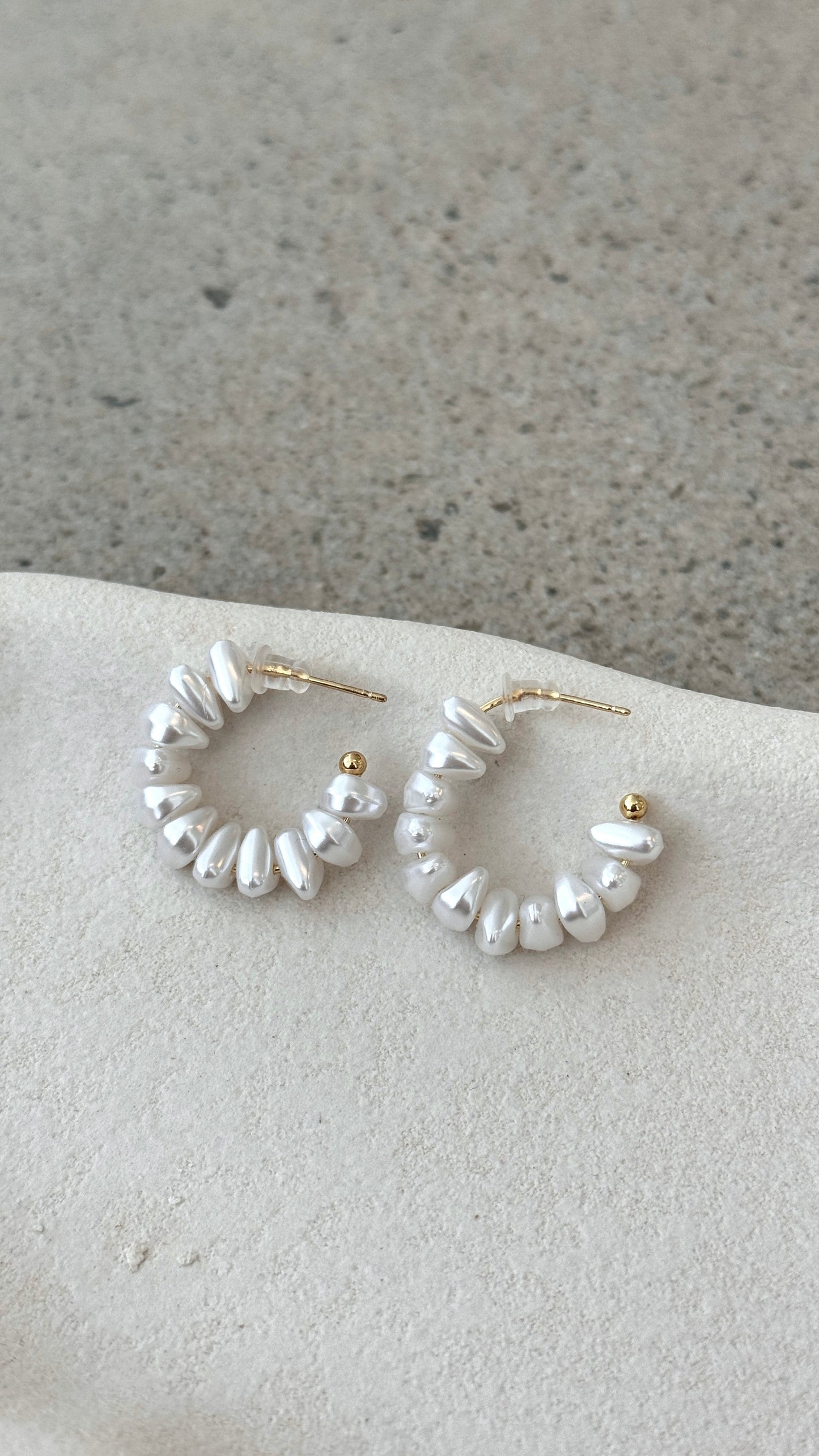Yasar 18K Gold Pearl Hoop - Gold / Pearl